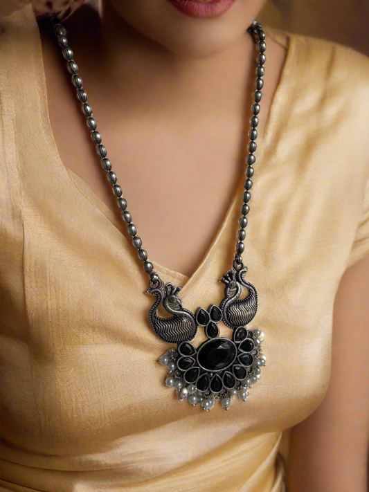 Silver Plated Black Stone Pendant Chain Necklace