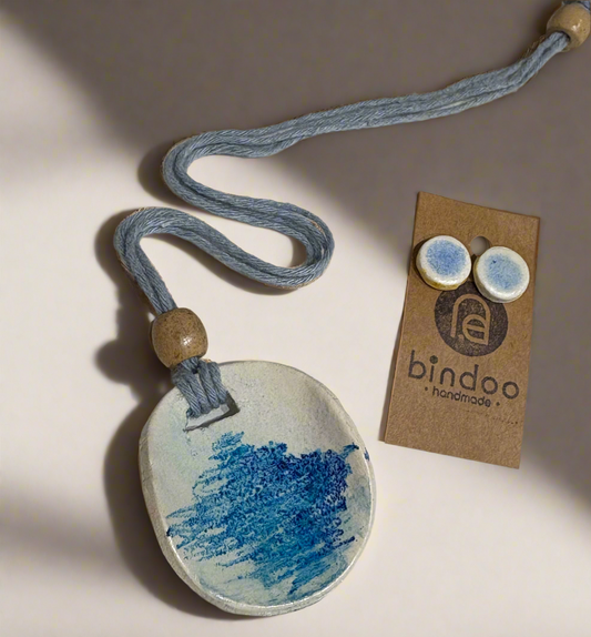 Clay Blue and White Round Pendant with studs set